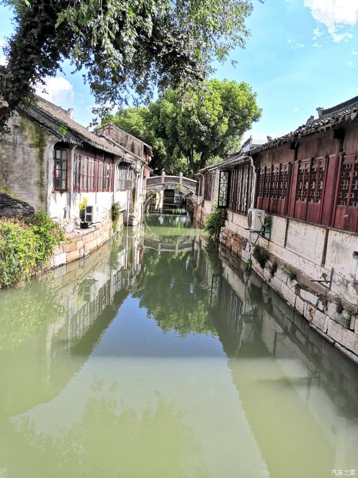 逃离沙漠建筑